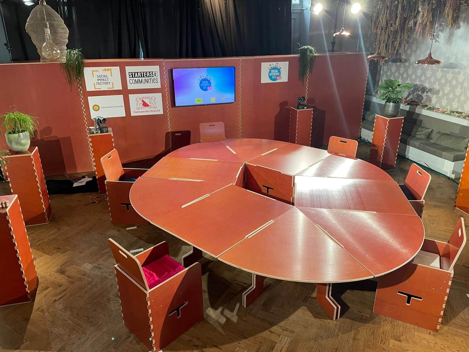 Modulaire tafel foto 3